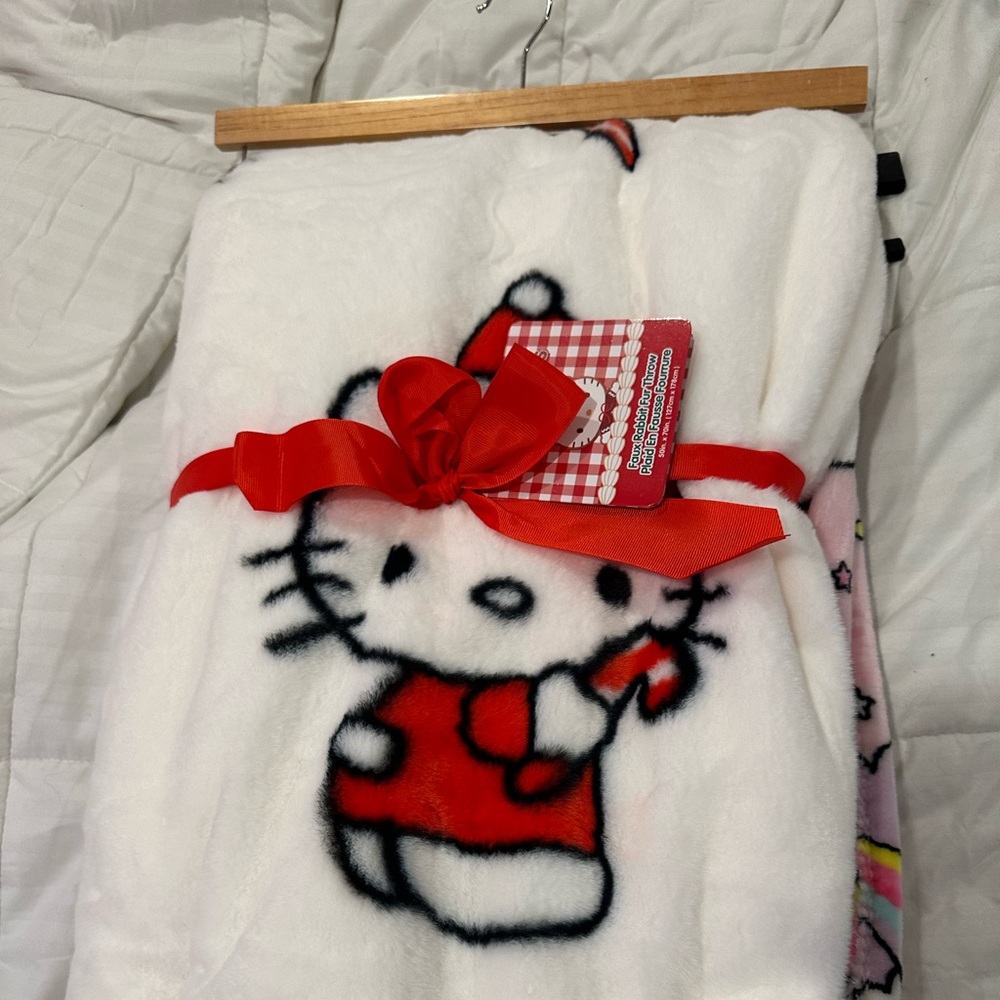 Hello Kitty Christmas Blanket